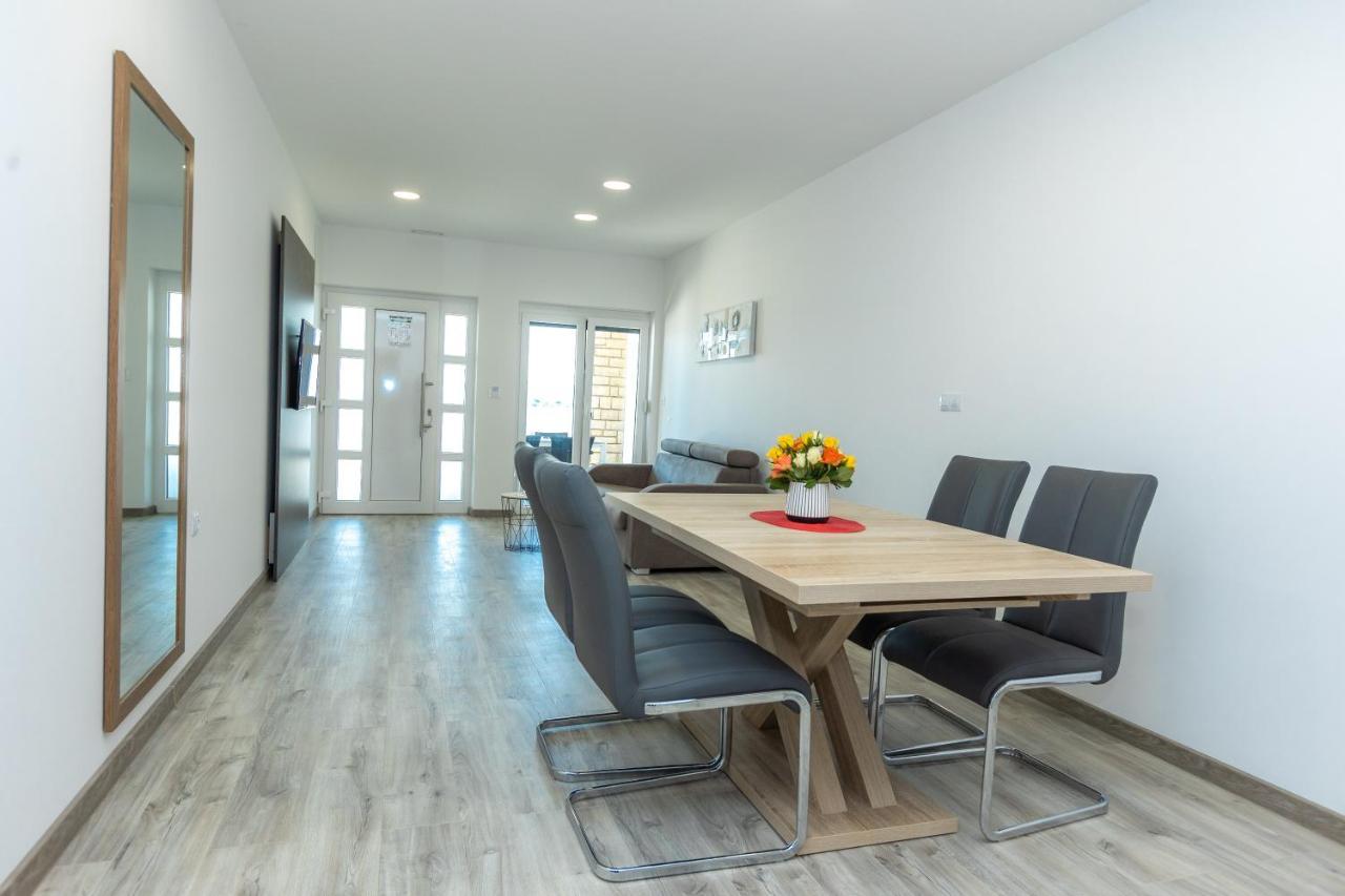 Apartments Maris 스베티필립아이자코브 외부 사진